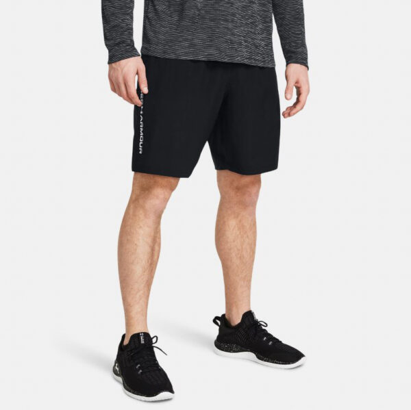 SHORT UNDER ARMOUR HOMME NOIR 1383356-001 DETAIL FACE LATERAL
