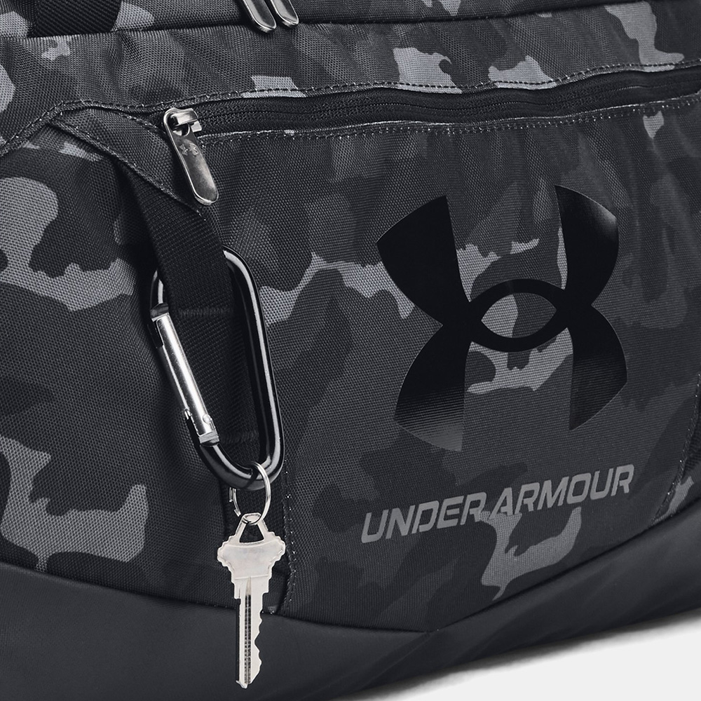 Sac de sport 40L UA Undeniable 5.0 Noir camouflage Under Armour 1369222-007 Detail Poche face