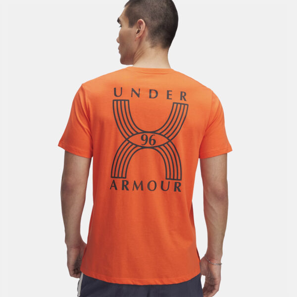 T-shirt orange à manches courtes UA Run 96 pour homme 1389823-847 Vue porté de dos