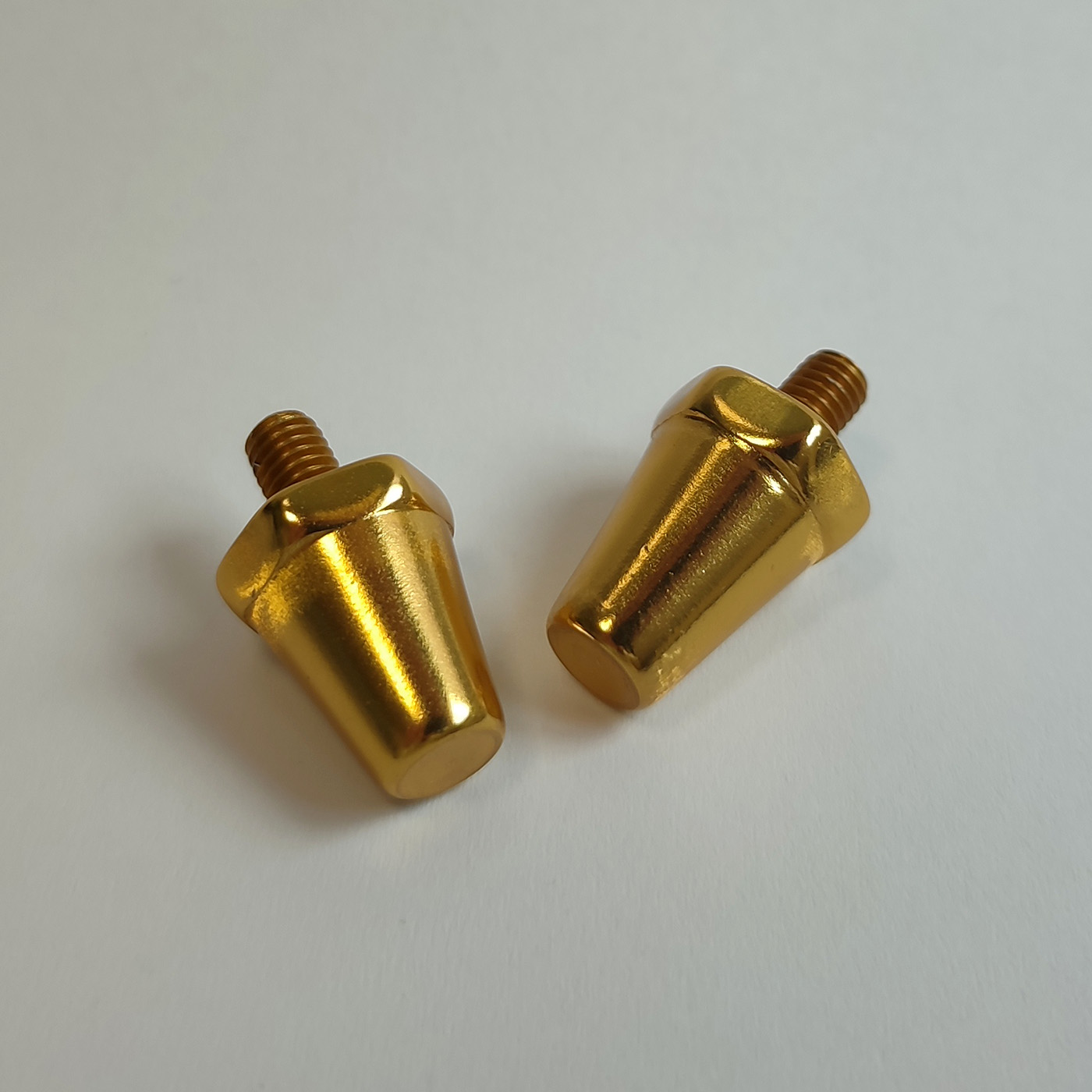 Blister de Crampons de remplacement UHLSport 17-19mm Or Deux Tailles