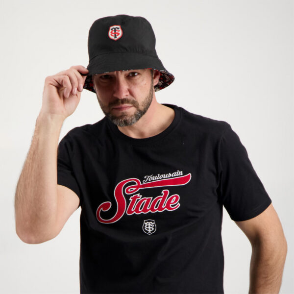T-shirt noir Homme Custom Stade Toulousain manches courtes Vue porté de face avec Bob réversible
