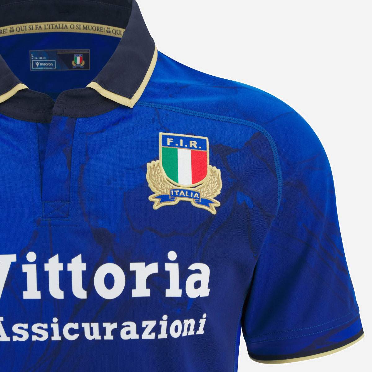 Maillot Replica Domicile Italie Rugby pour adulte Macron Bleu 2025:2026 70009208 Detail Face Logo FIR Italia