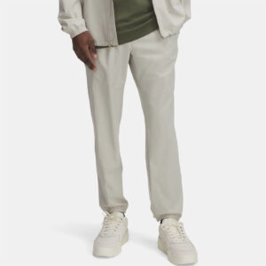 Pantalon de jogging UA Vibe Woven pour homme Under Armour Beige 1386557-289 Vue porté de face
