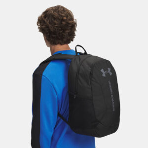 Sac à dos de sport UA Hustle Lite Noir et gris 6000399-001 Vue porté sac sur le dos