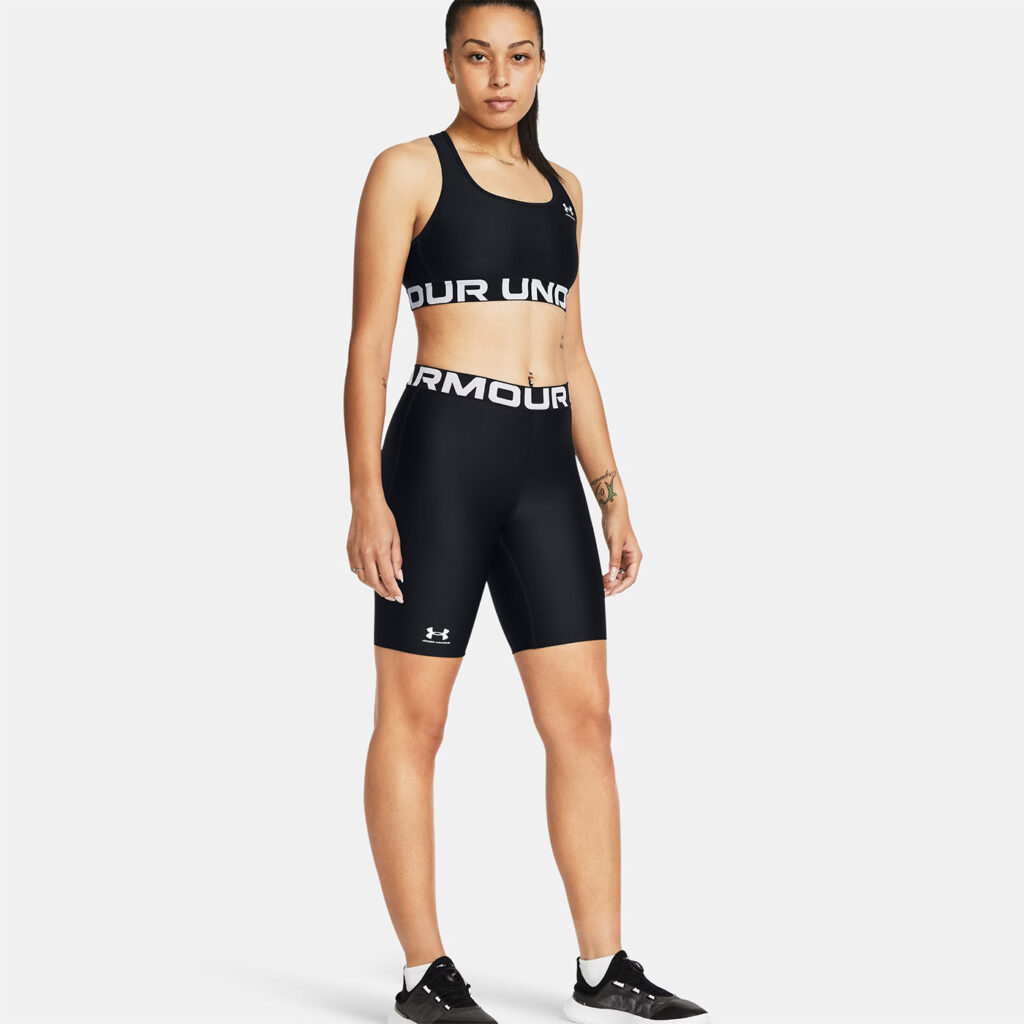 Tenue Under Armour short long HeatGear® Cycliste pour femme Noir et brassière assorti