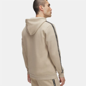 Sweat à capuche à bandes griffées UA Icon Fleece pour homme Beige 1389356-299 Vue porté de dos