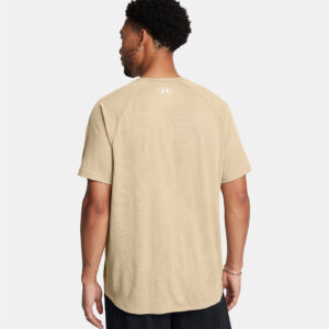 T-shirt texturé UA Tech™ pour homme Beige 1382796-300 Vue porté de dos