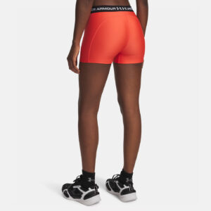Shorty Under Armour HeatGear® 8cm pour femme Rouge toxique 6010725-690 Vue porté de dos