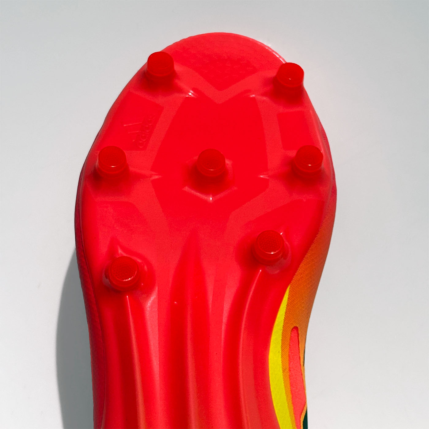Crampons Adidas Adizero RS15 Pro FG Rose et jaune KI3660 Detail Bottom Front