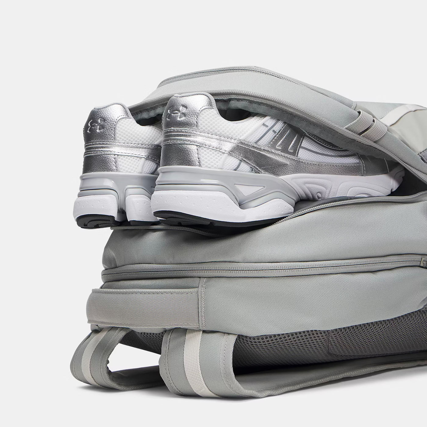 Sac à dos Under Armour 29L Hustle 6.0 Gris titane 1384672-069 Detail Interieur chaussures