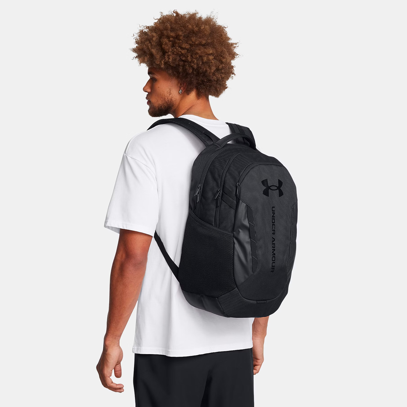 Sac à dos Under Armour 29L Hustle 6.0 Noir complet 1384672-003 Vue porté