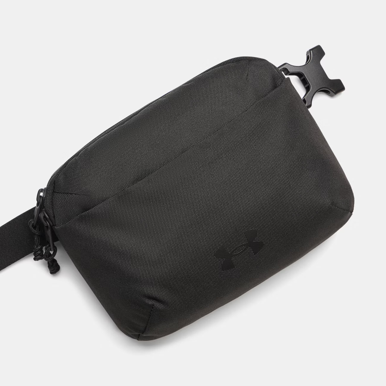 Sac banane en bandoulière UA Essential 2,5L Noir 6011275-001 Face