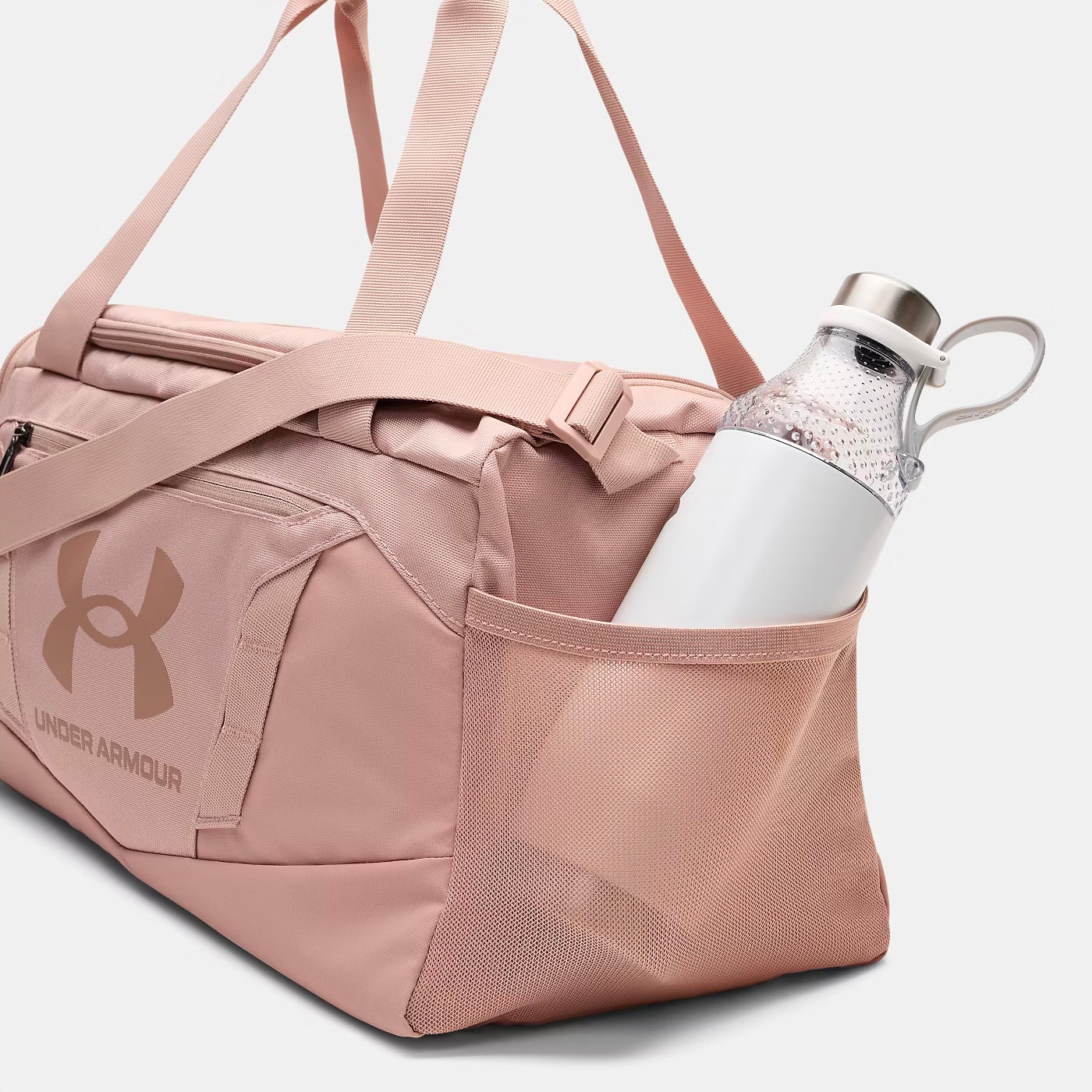 Sac de sport UA Undeniable 5.0 XS 23L Rose pâle 1369221-600 Detail Poche laterale