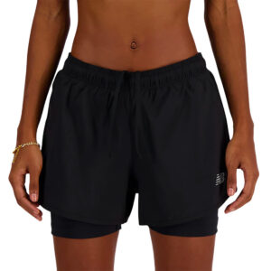 Short de running Femme New Balance Essential 2-en-1 Noir WS41225 Face porté