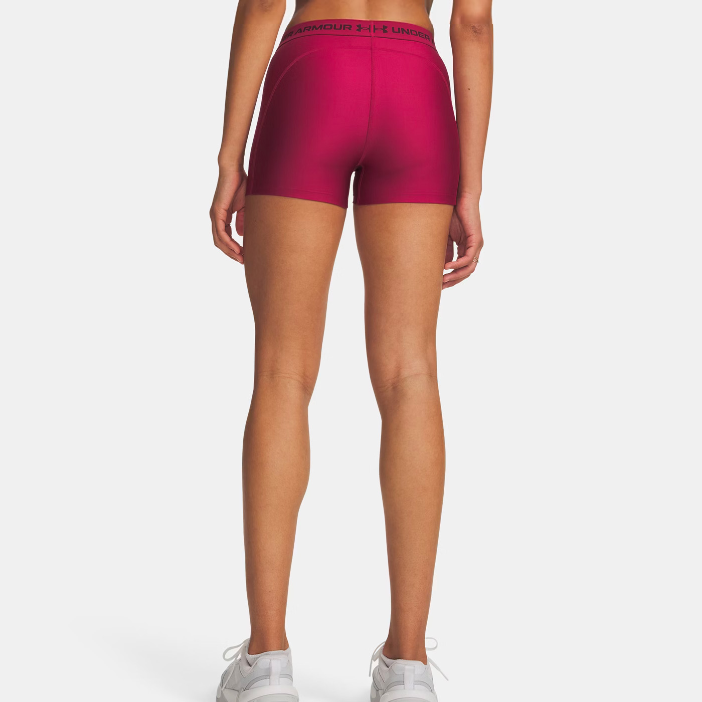 Shorty Under Armour HeatGear® 8cm pour femme Bordeaux 6010725-622 Vue porté de dos