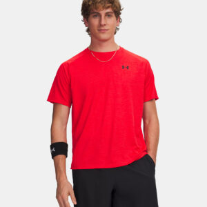 T-shirt UA Tech™ texturé pour homme Under Armour Rouge 1382796-600 Vue porté de face