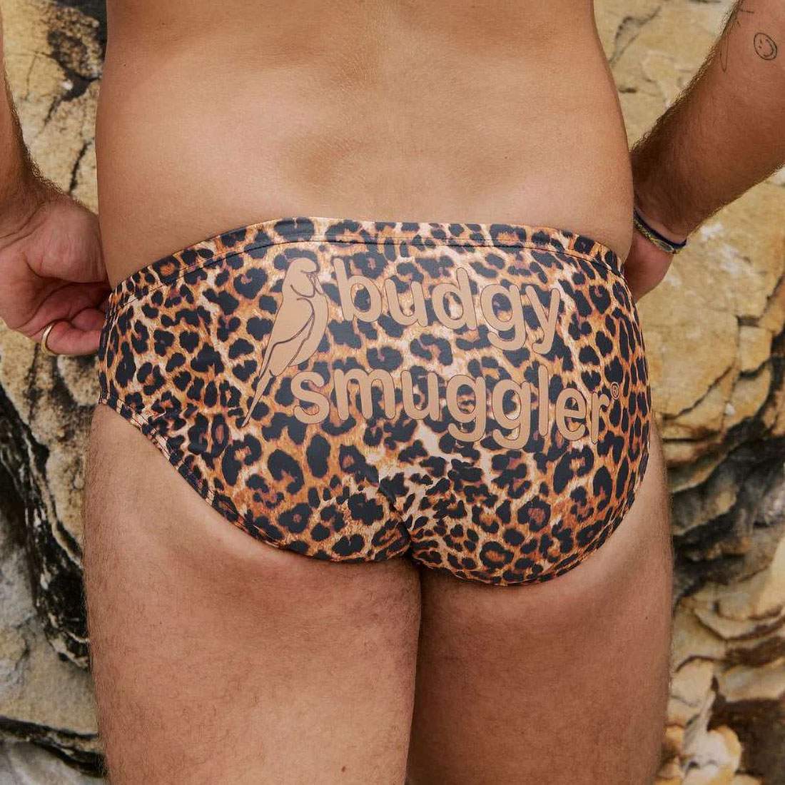 Maillot de bain Budgy Smuggler Léopard 2.0 Vue porté de dos
