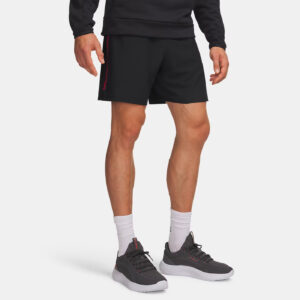 Short 21cm UA Tech™ tissé avec logo pour homme Under Armour Noir 1383356-010 Vue porté de face