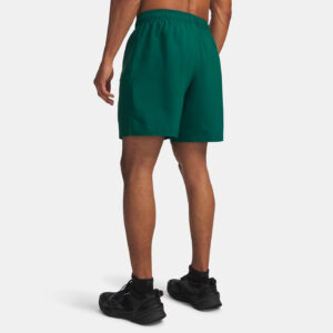 Short 21cm UA Tech™ tissé avec logo pour homme Under Armour Vert campus 1383356-312 Vue porté de dos