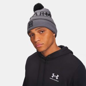 Bonnet à pompon UA Halftime Pom Gris et noir 1386634-025 Vue porté de face