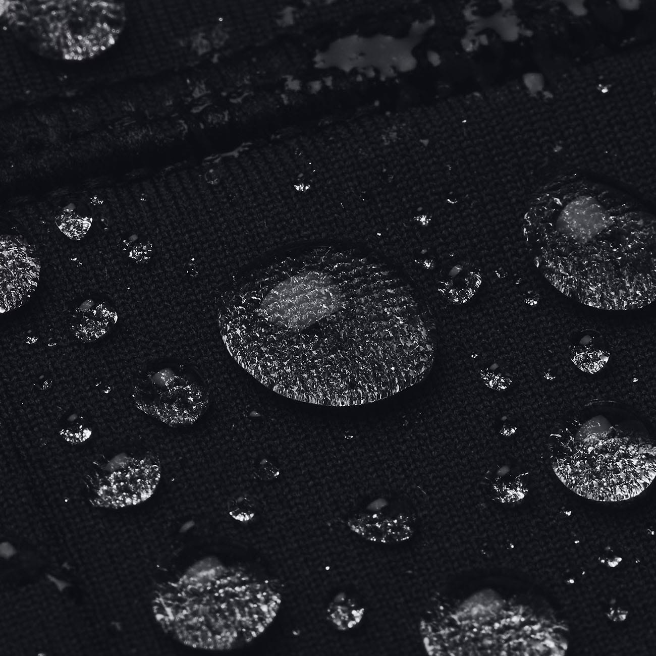 Bonnet pour homme UA Velociti Storm Noir 1380001-001 Detail Waterresistance
