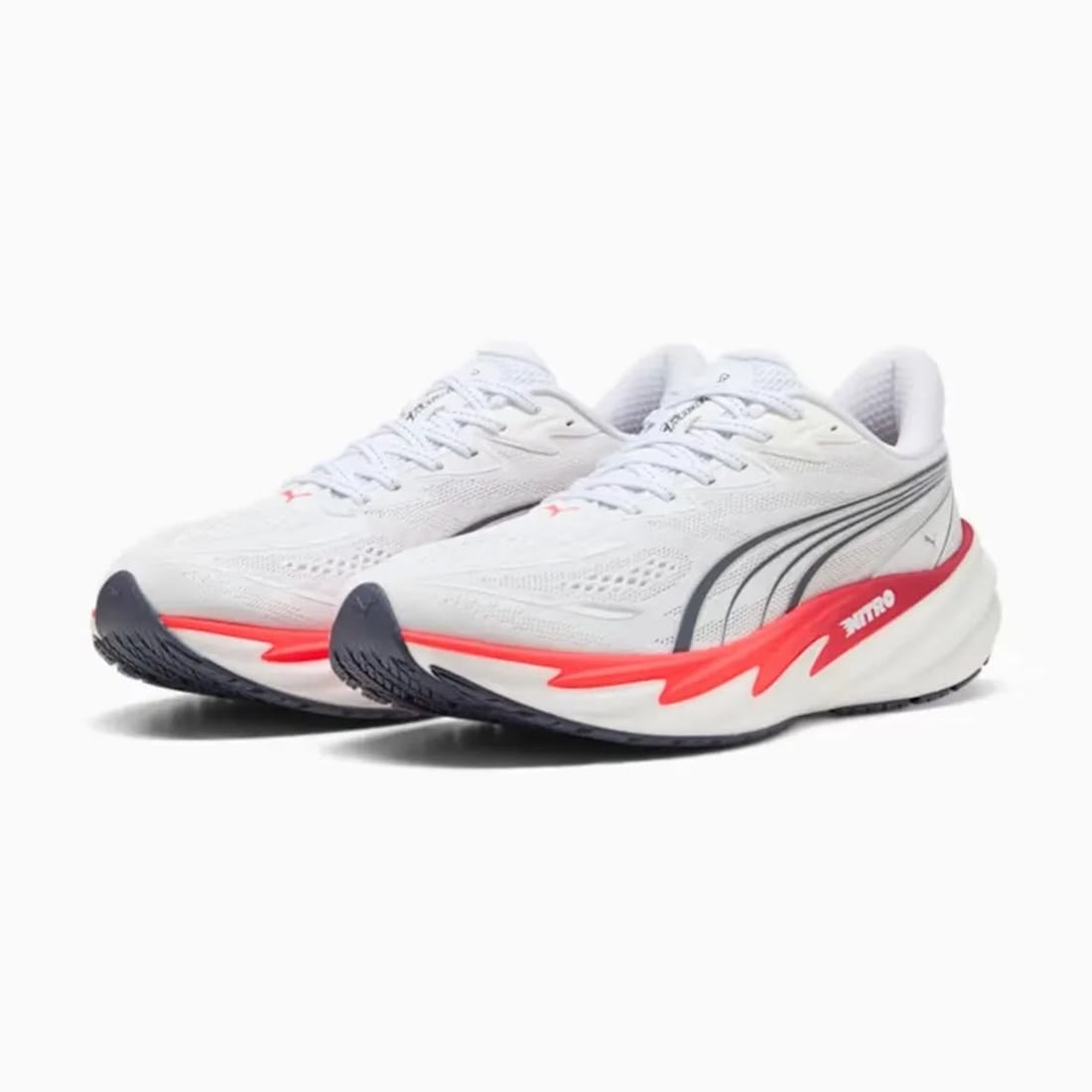 Chaussures de running Puma Velocity Nitro 5 Blanches 312944-05 Pair Lateral Front Top