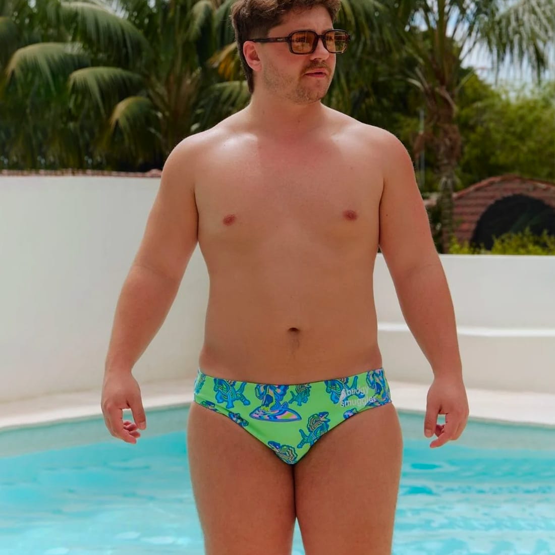 Maillot de bain Budgy Smuggler Th Frill Necks Vue porté de face walking