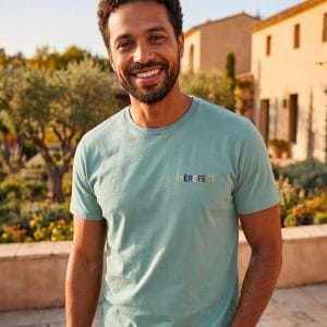 T-shirt Pèrefect Brodé multicolore pour Homme Vue porté de face