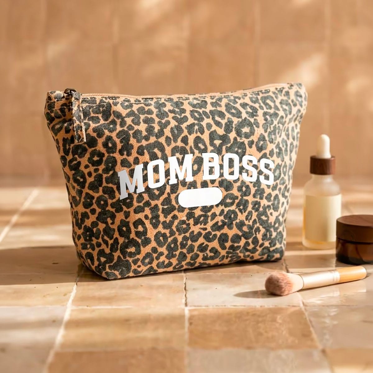 Trousse Mom Boss effet velours Léopard