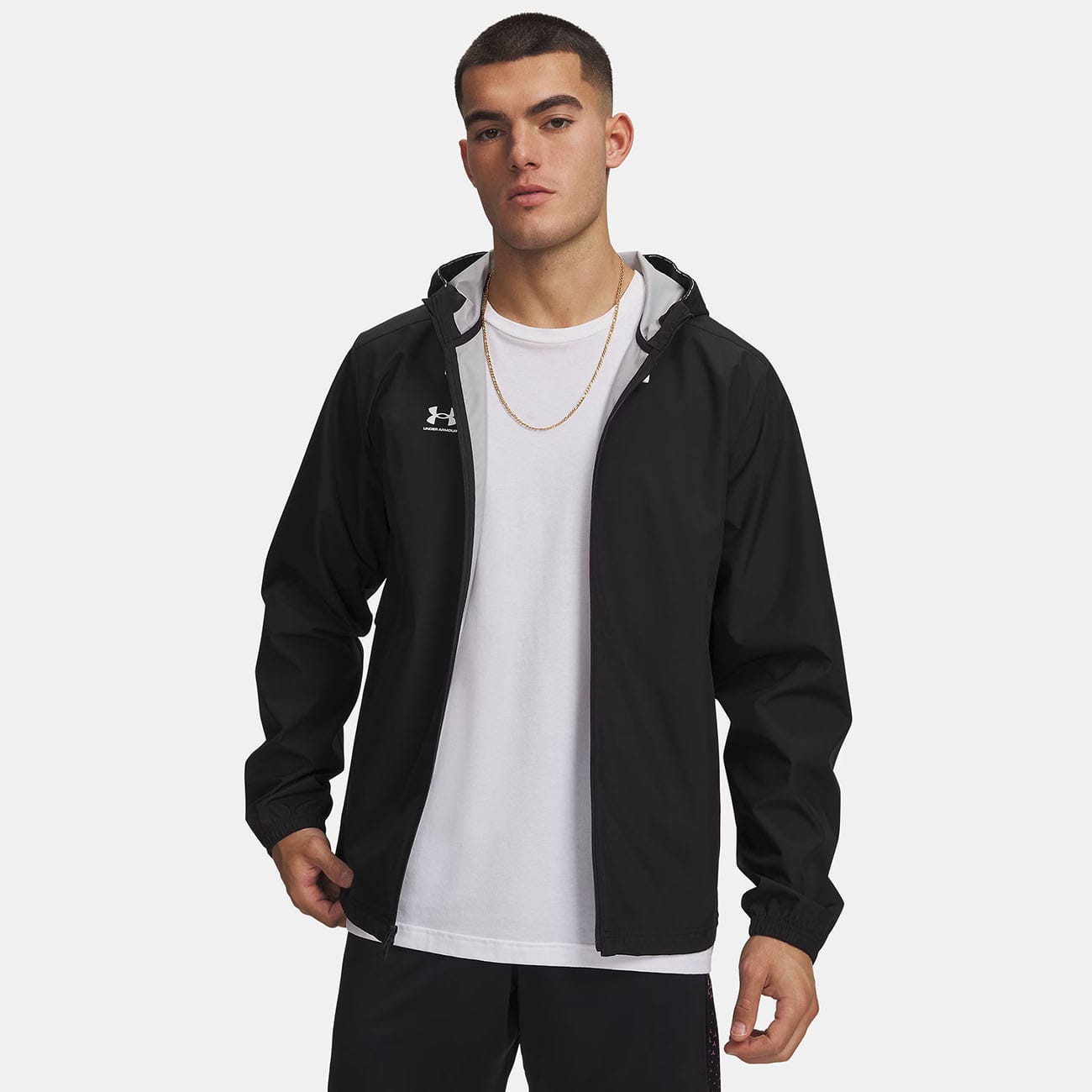 Veste extérieure à capuche pour homme UA Challenger Pro Storm Noir 6013756-008 Vue porté de face