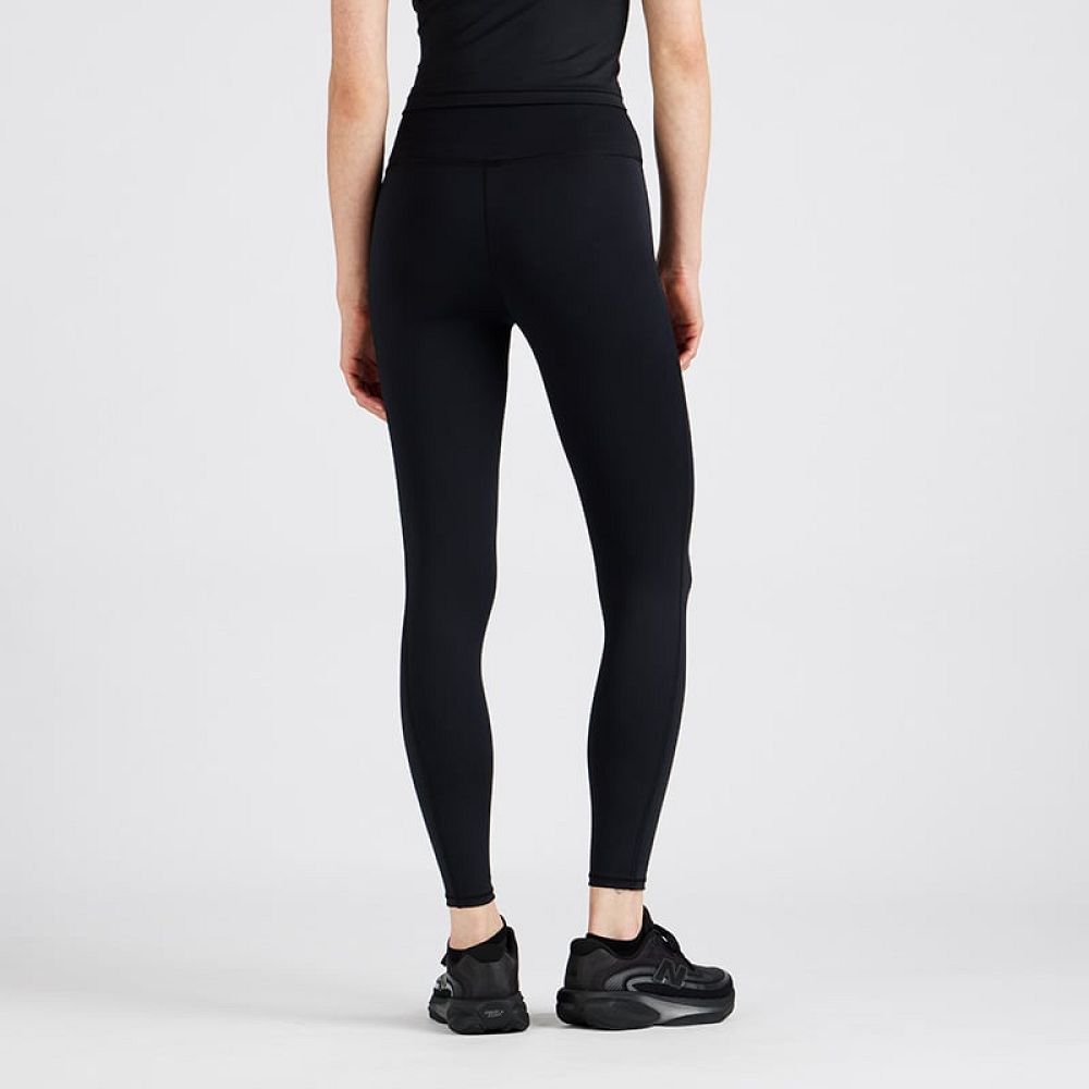 Legging New Balance Essential High Rise Noir Femme Vue porté de dos