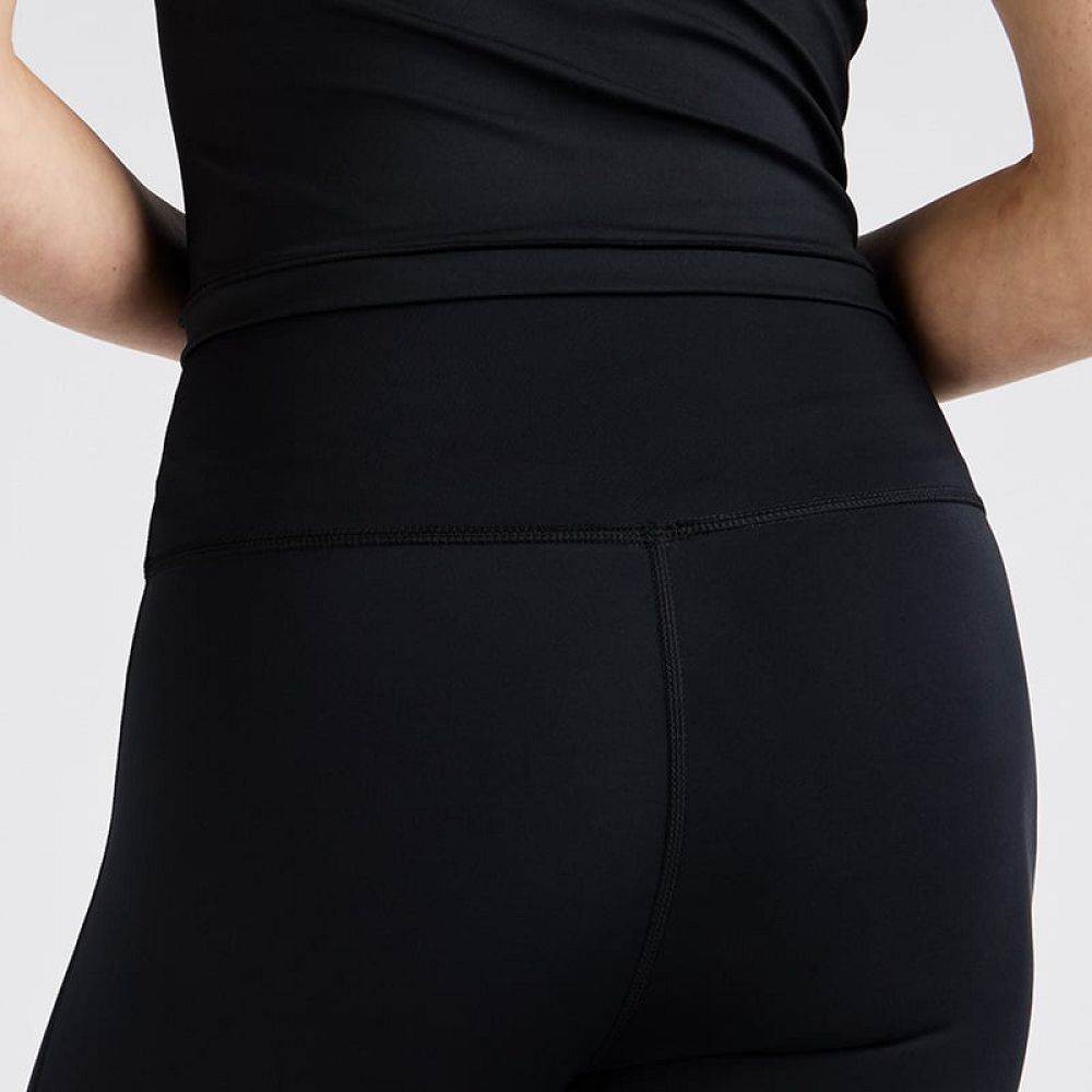 Legging New Balance Essential High Rise Noir Femme Detail dos