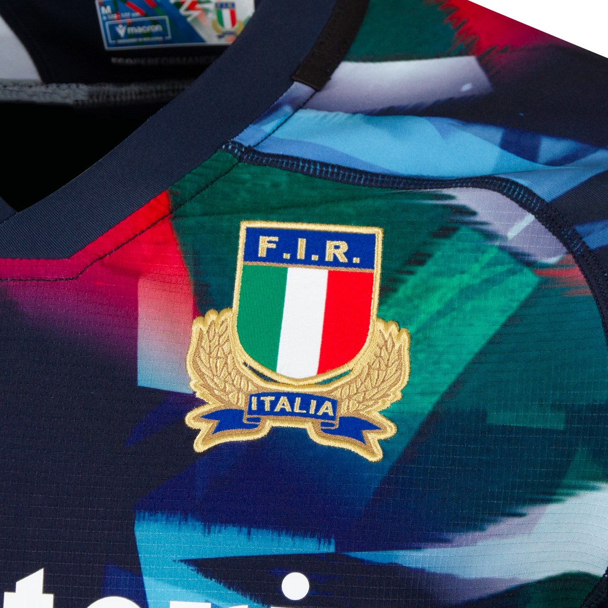 Maillot d'entrainement Italie Rugby Macron 2026/2027 60015568 Detail face logo FIR
