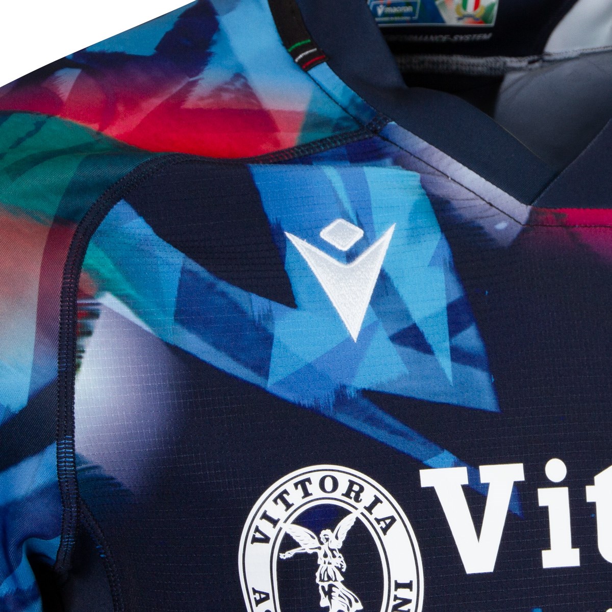 Maillot d'entrainement Italie Rugby Macron 2026/2027 60015568 Detail Logo macron